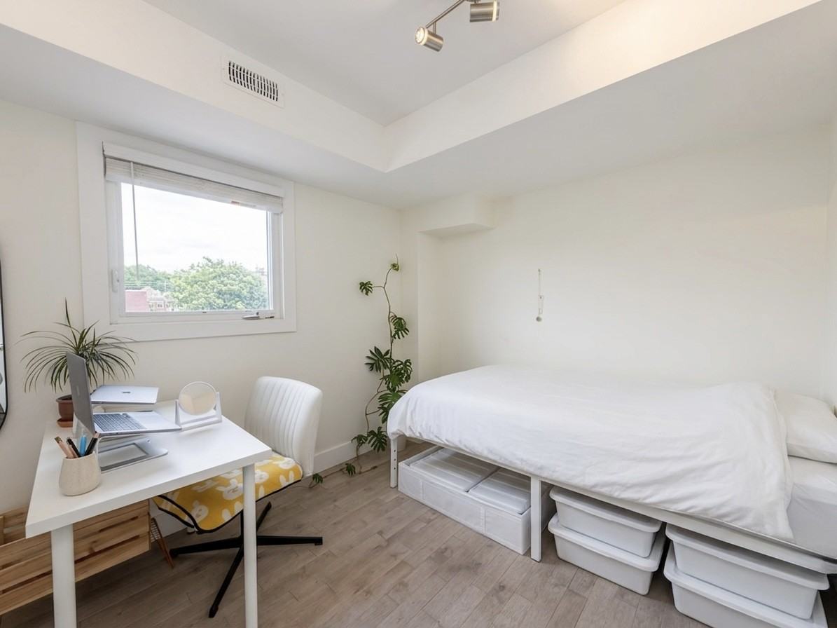 1175 Dovercourt Rd #4 - Photo 6 of 16