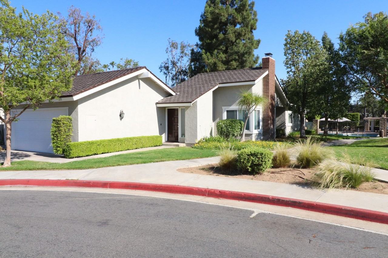 1050 Pacifica Dr - Photo 2 of 50
