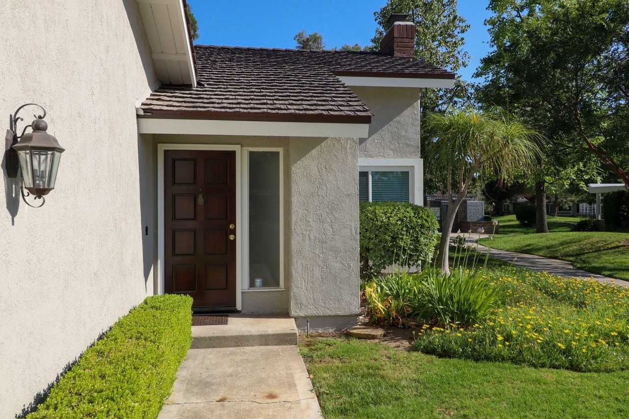 1050 Pacifica Dr - Photo 4 of 50