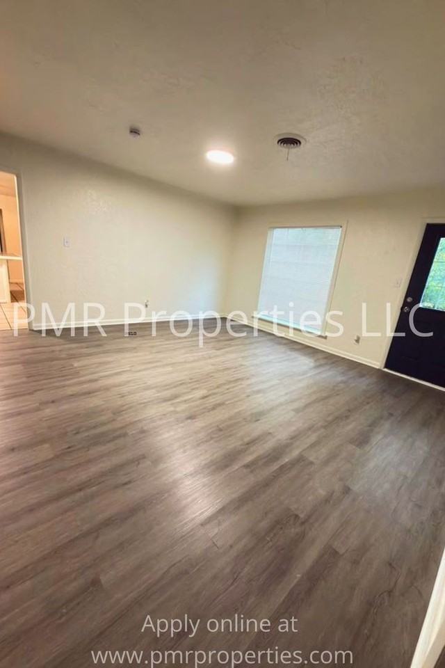 1708 Nw Pollard Ave - Photo 3 of 16