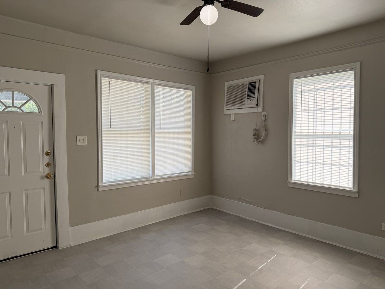 2308 W Martin St - Photo 2 of 15