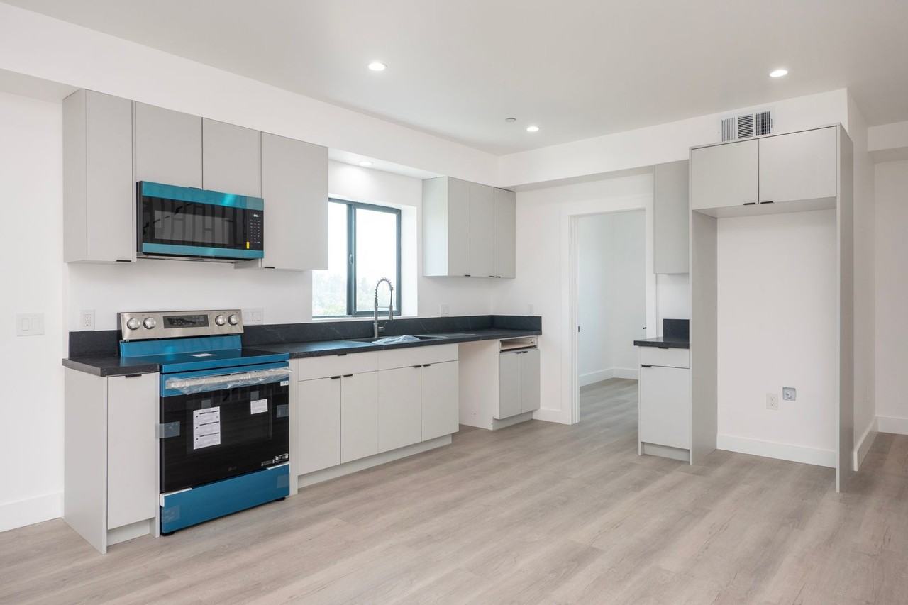 1573-1579 Ricardo Street - Photo 3 of 16
