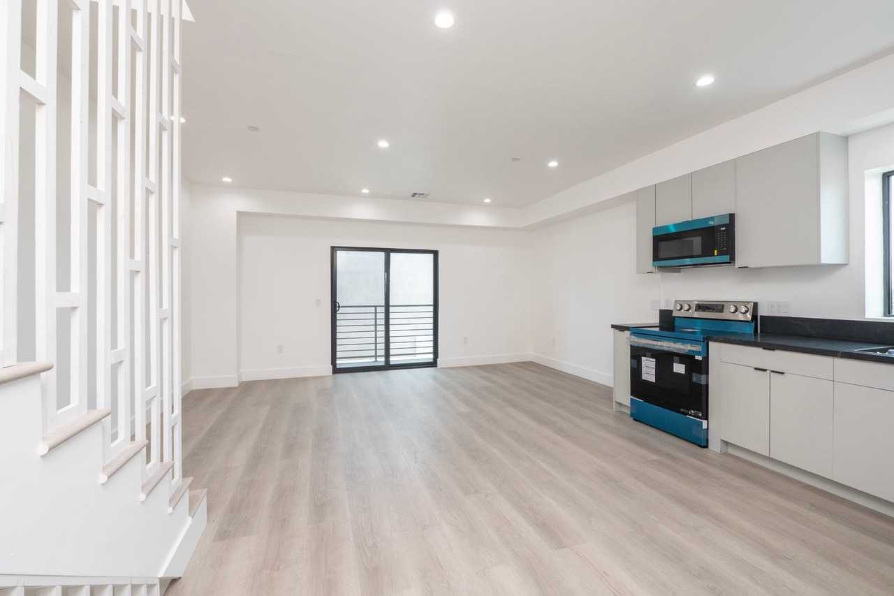1573-1579 Ricardo Street - Photo 4 of 16