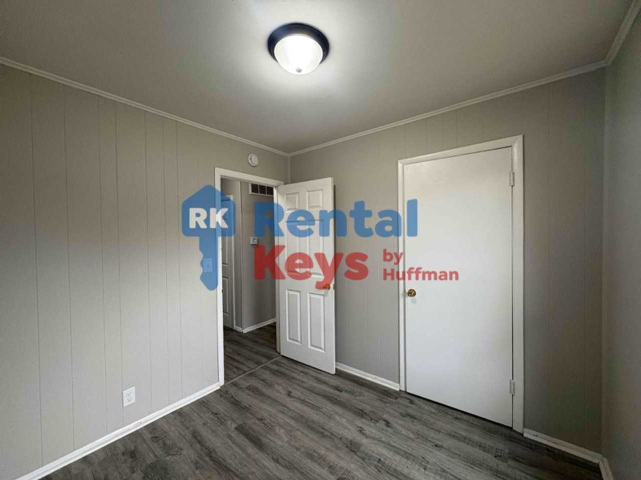 1506 Covert Ave - Photo 5 of 12