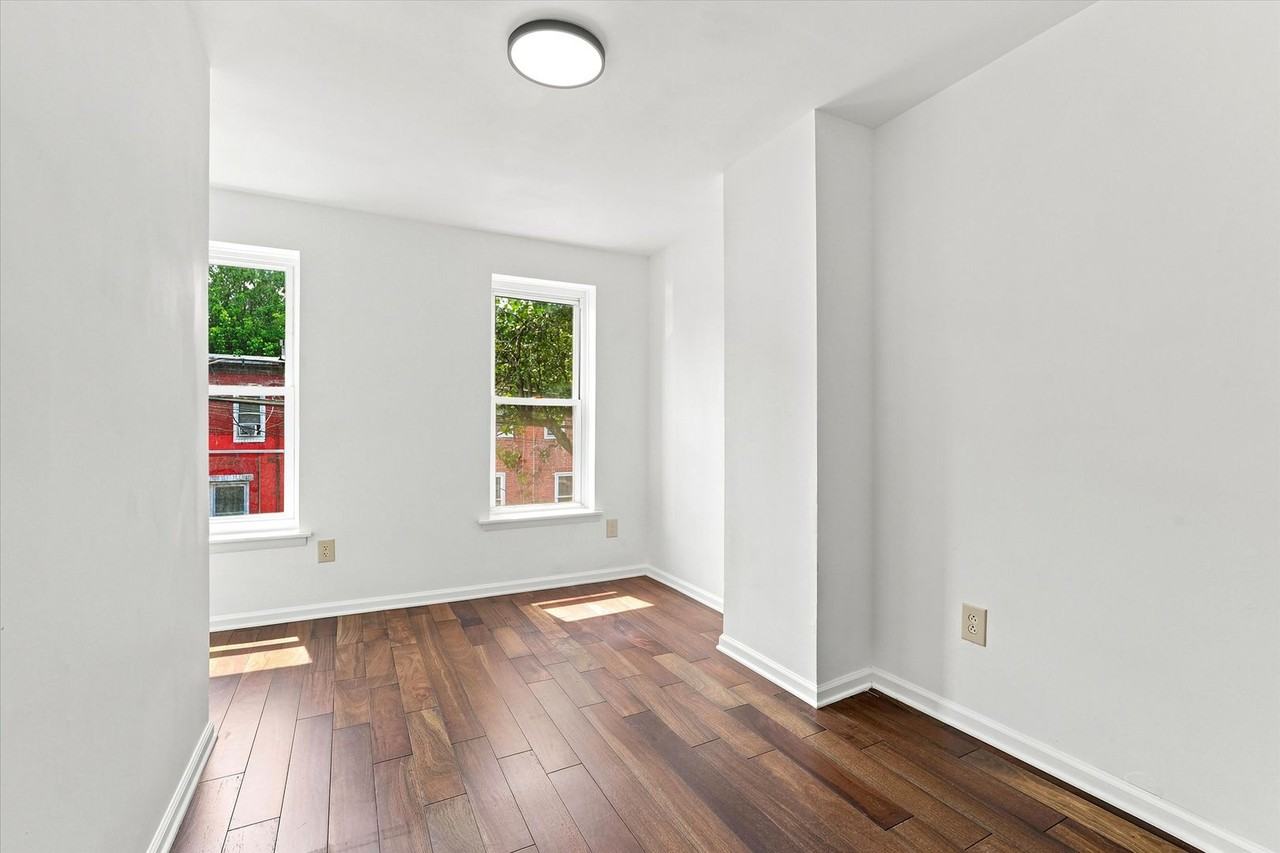 2846 Amber St - Photo 5 of 15