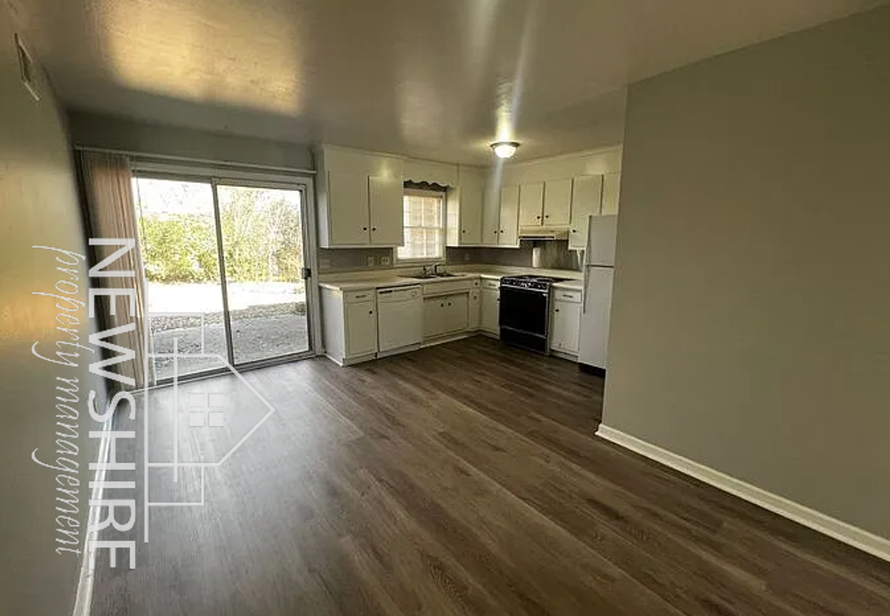 1 Hartsville Dr #15 - Photo 5 of 13
