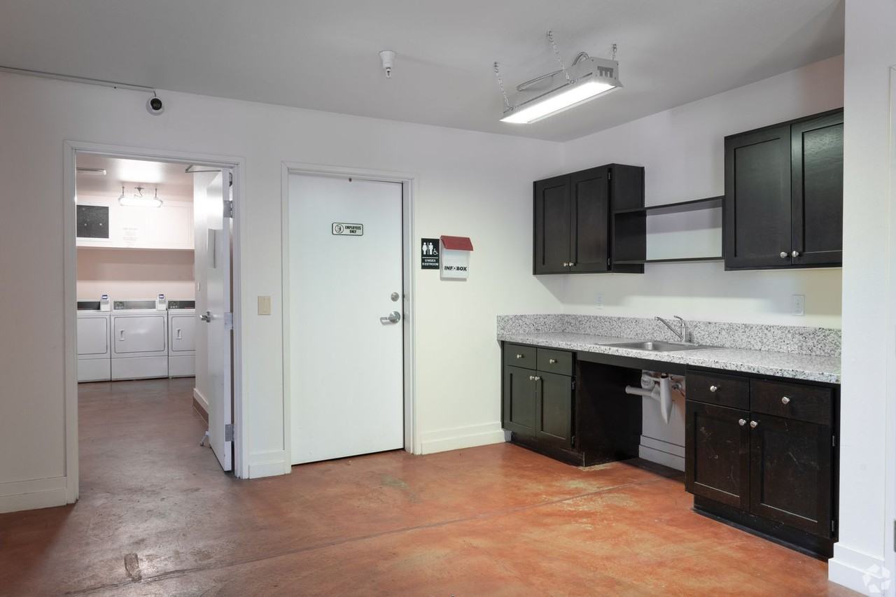 Fern Grove Apartments - Photo 7 of 8