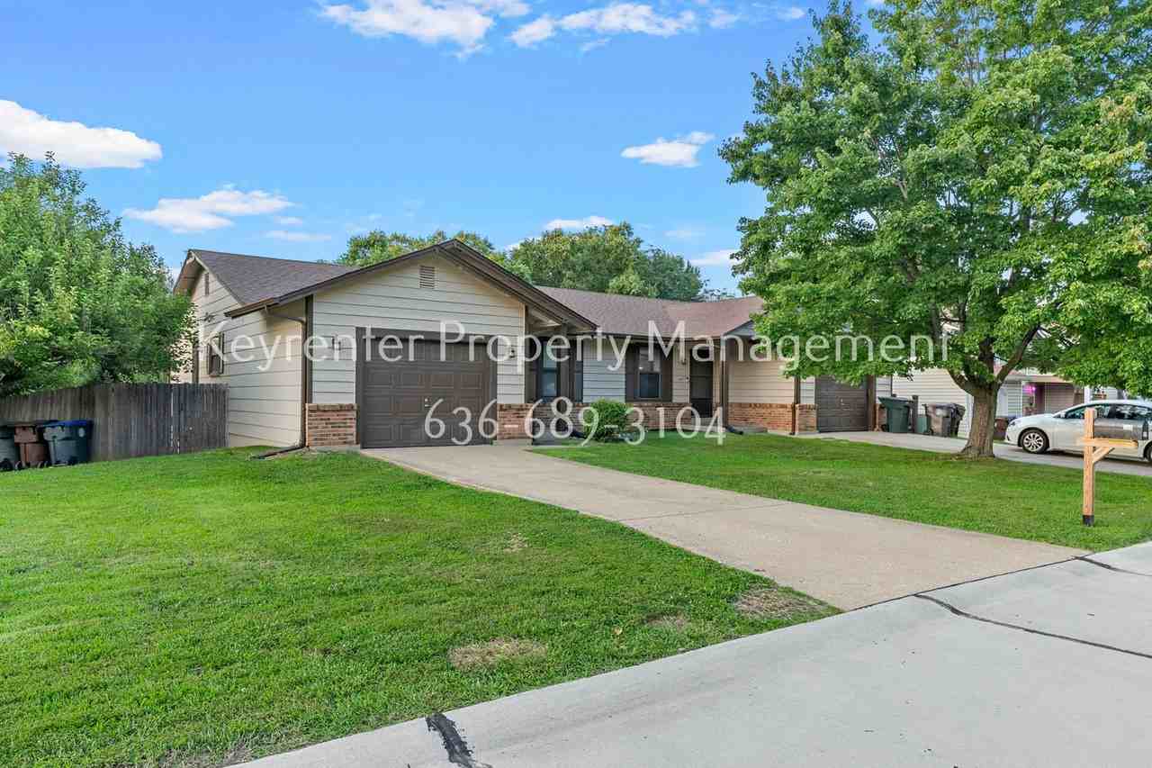 357 Della Dr - Photo 3 of 38