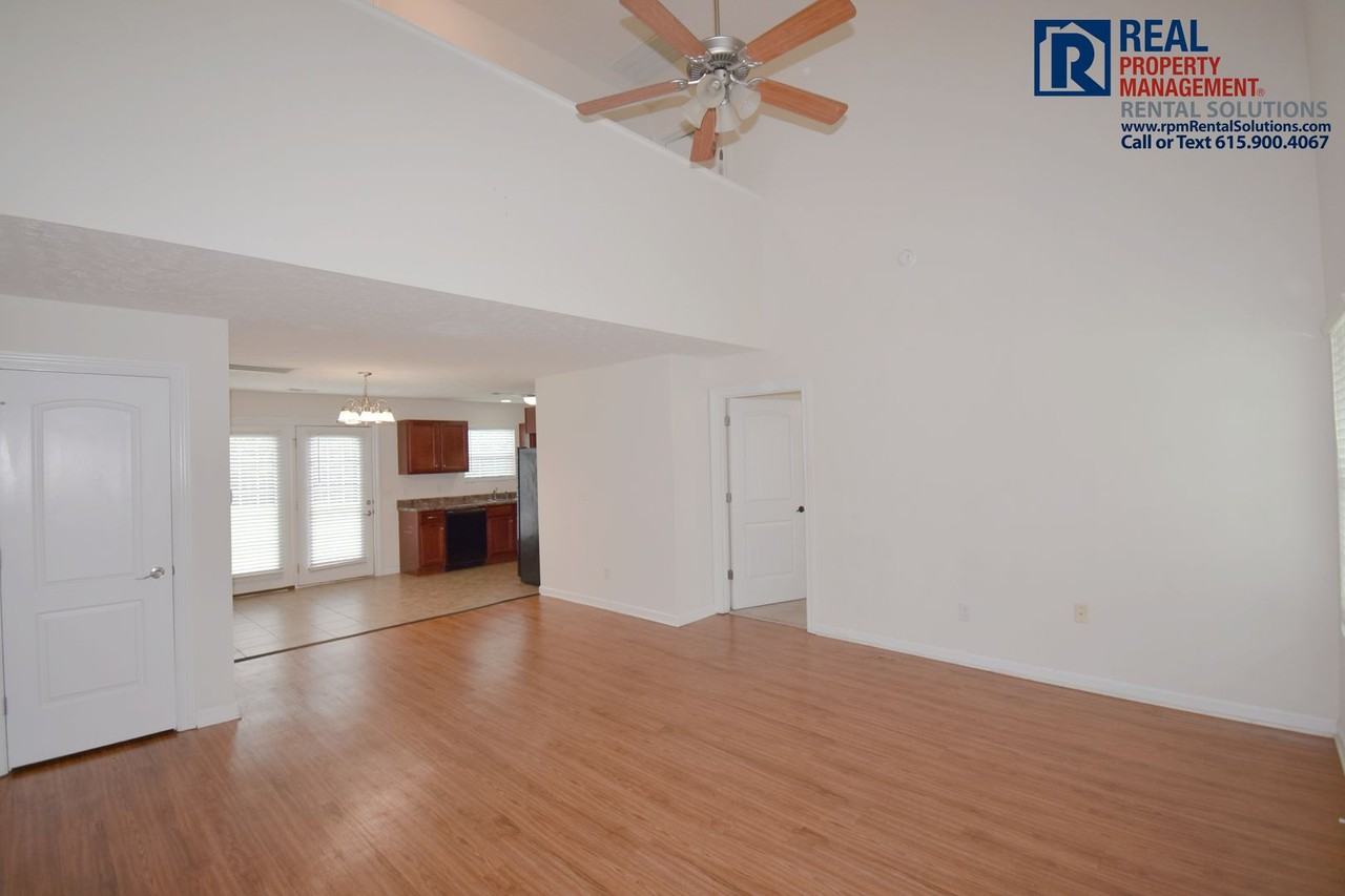 1549 Passage Dr - Photo 4 of 32