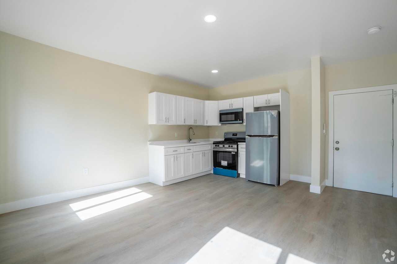 1/1 $1,800/mo, newly renovated, your Little Havana era starts here! Remodelado, tu era en Little Havana empieza aquí! - Photo 2 of 9