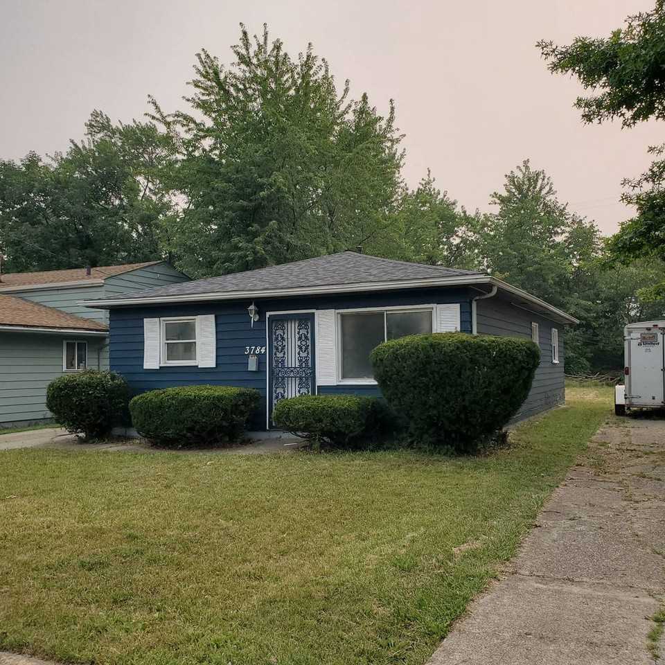 3784 E 142nd St - Photo 7 of 32