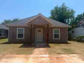 2504 Sw H Ave - Photo 1 of 1