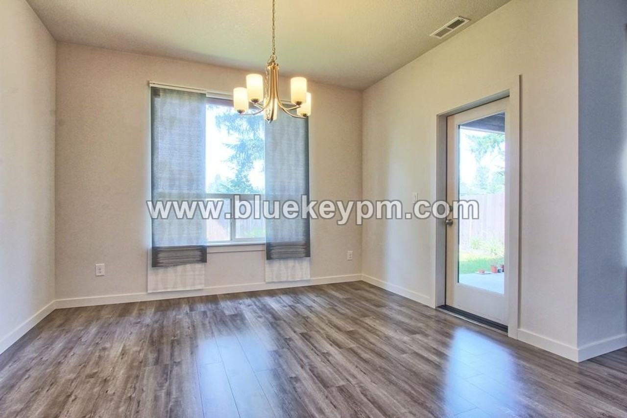 13520 Ne 113th Way - Photo 7 of 19