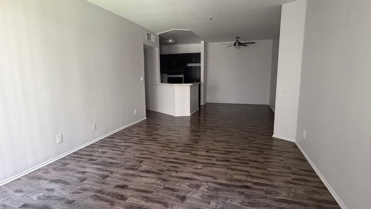 1443 N. Fuller Avenue - Photo 2 of 36