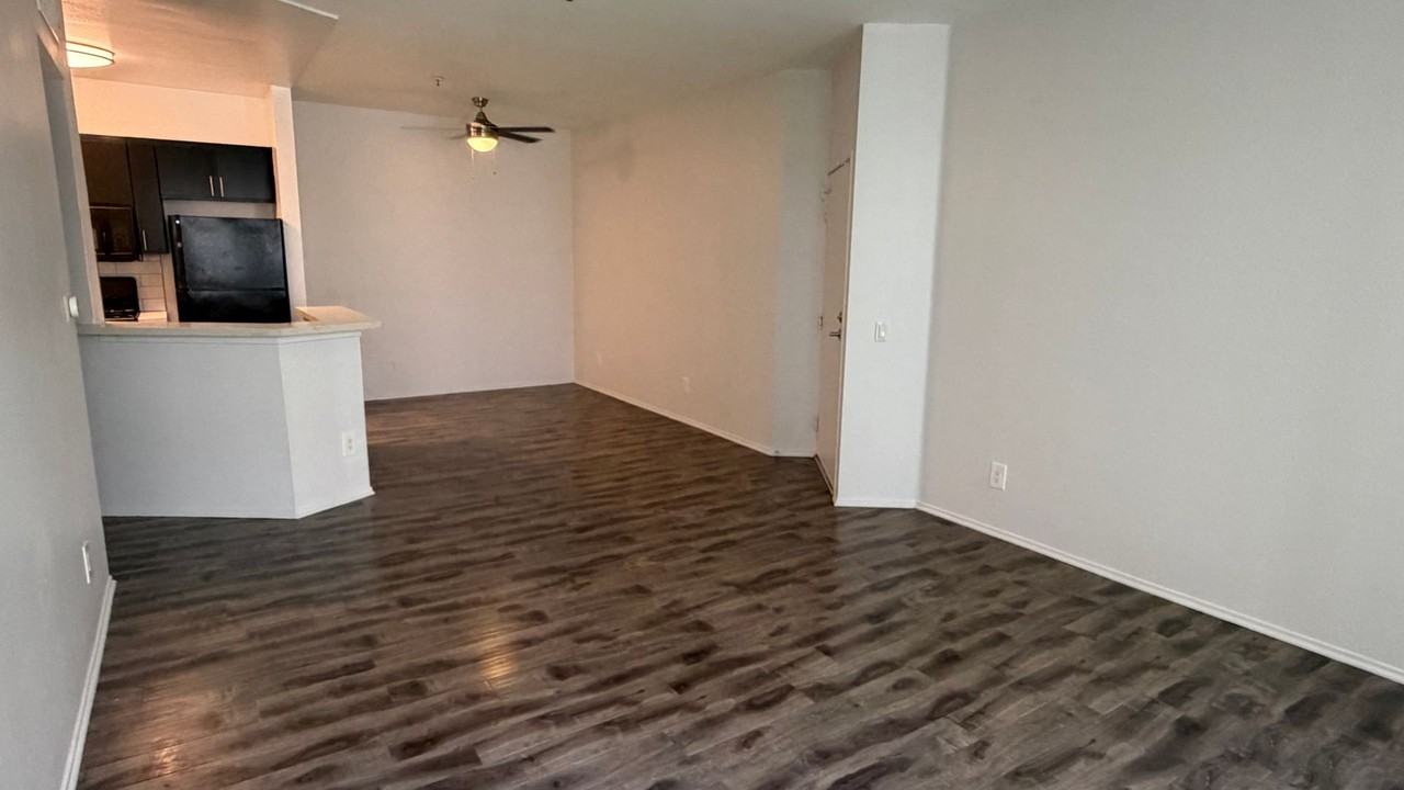 1443 N. Fuller Avenue - Photo 7 of 36