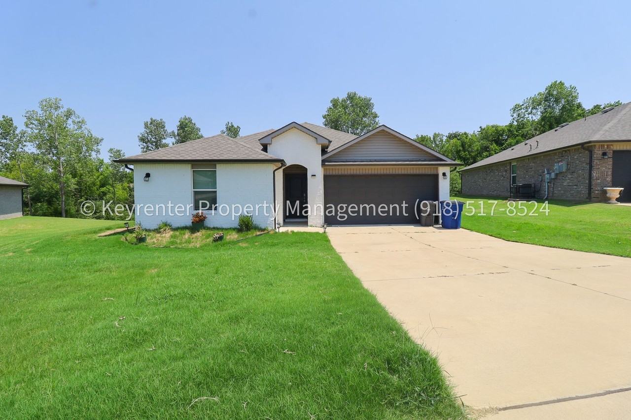 3313 N 23rd West Ave - Photo 2 of 35
