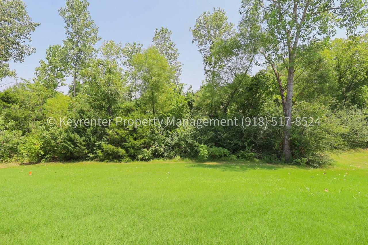 3313 N 23rd West Ave - Photo 7 of 35