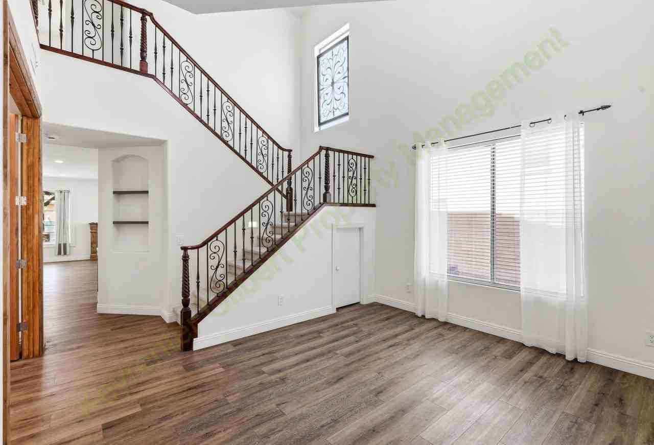 3829 E Packard Dr - Photo 6 of 50