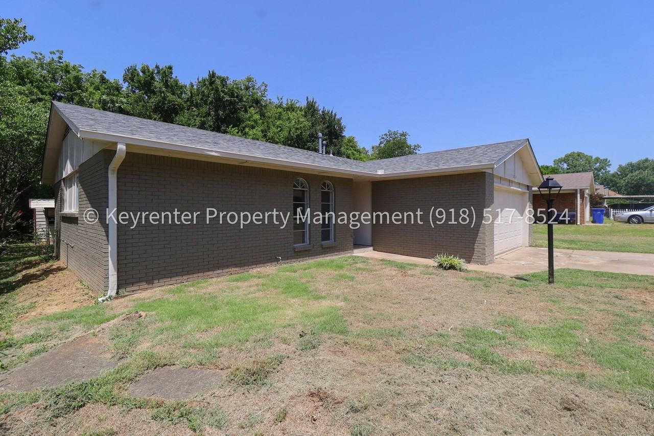 1820 S 5th Pl - Photo 4 of 30