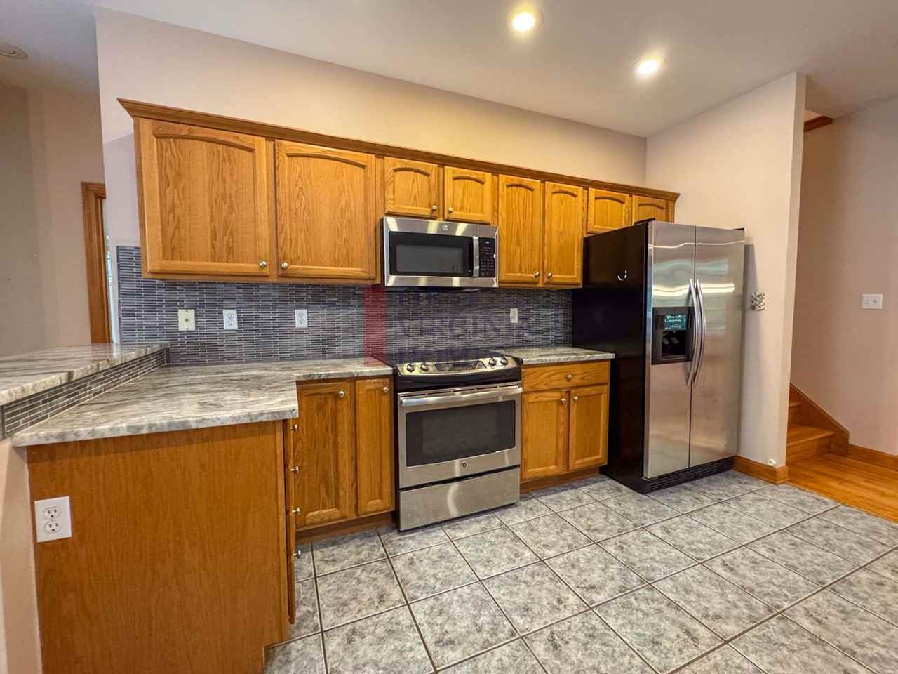 25 Fleetwood Dr - Photo 3 of 20