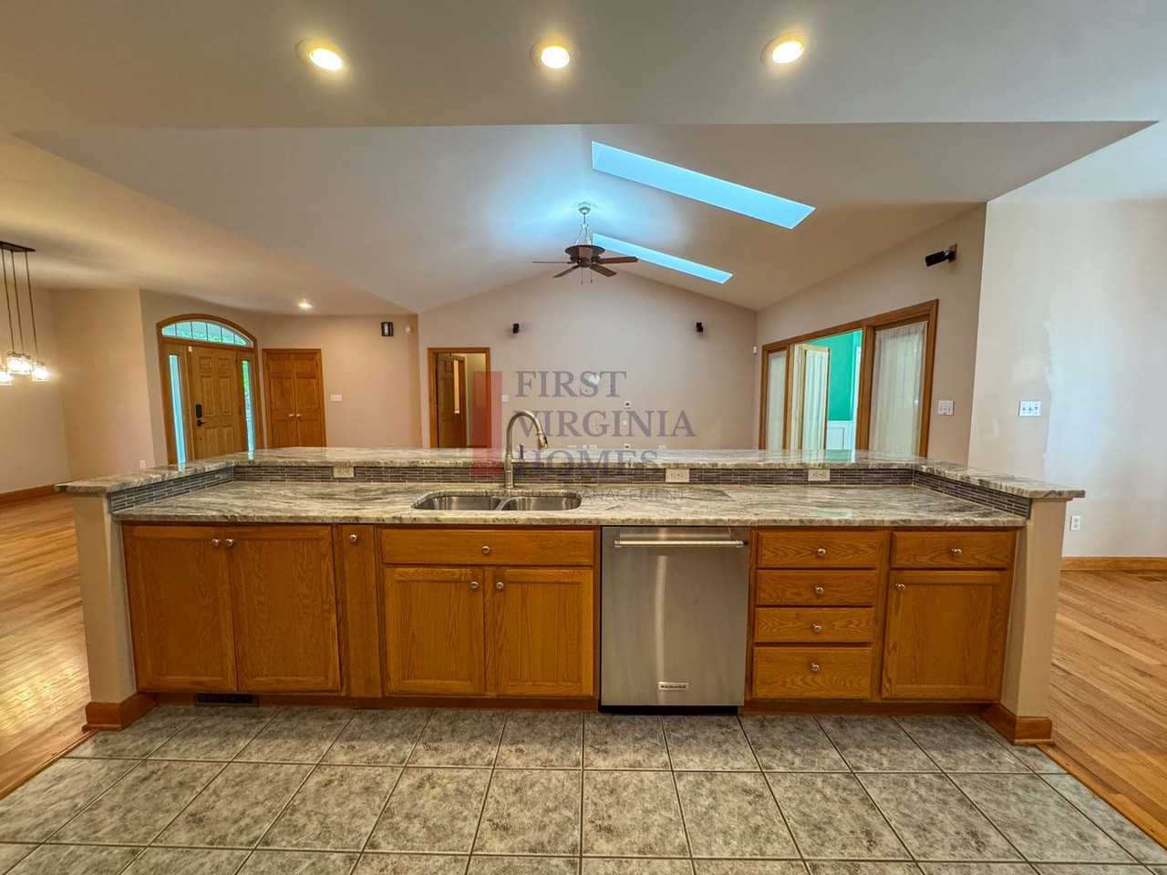 25 Fleetwood Dr - Photo 4 of 20