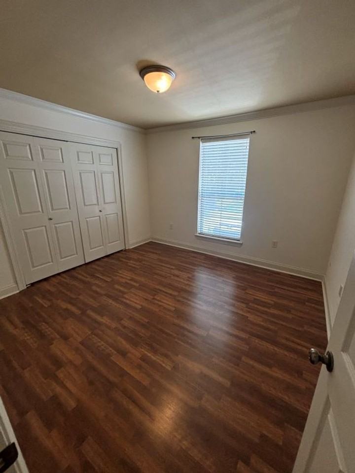 1290 Park Blvd - Photo 4 of 12