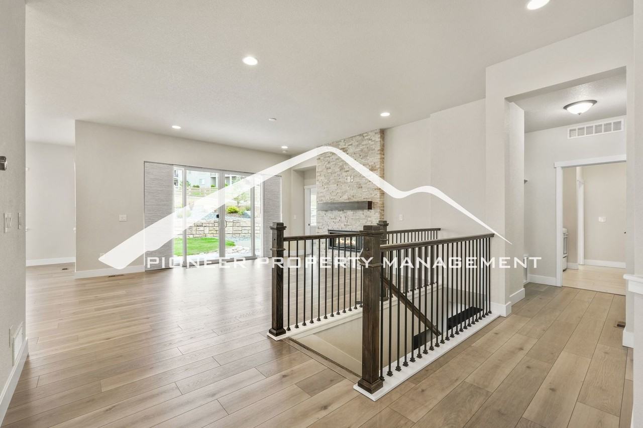 2398 Merlot Dr - Photo 4 of 30