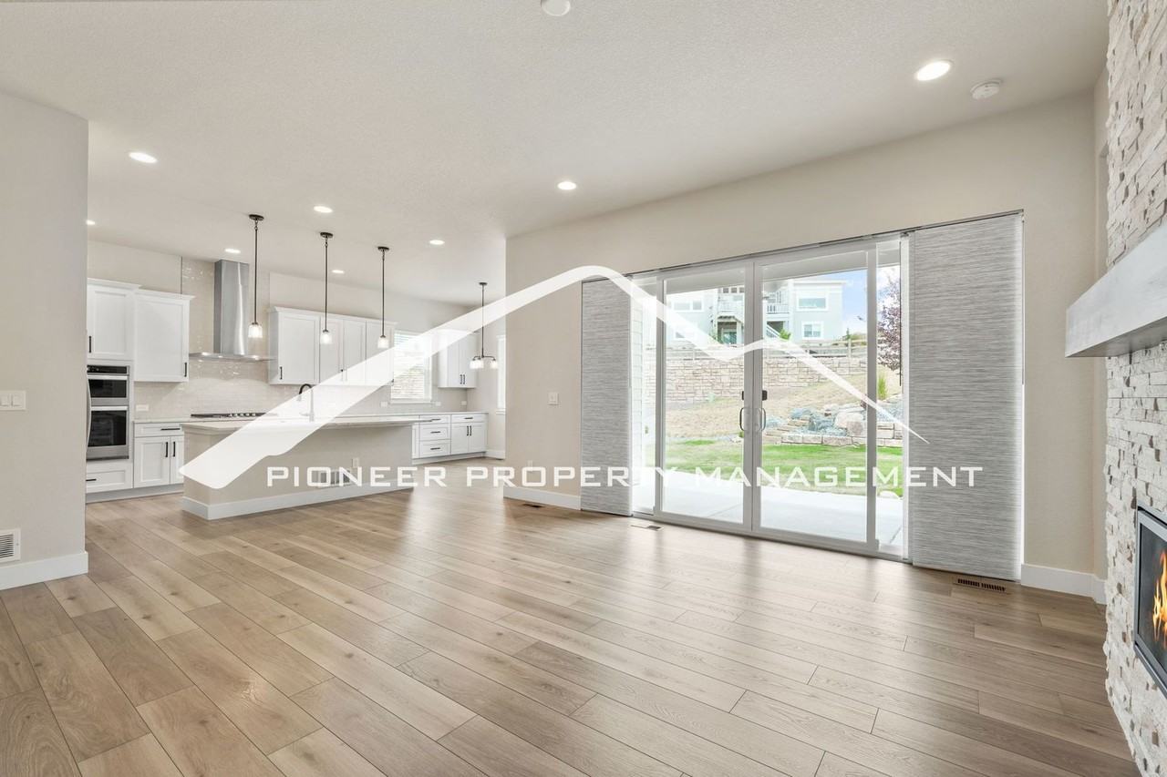 2398 Merlot Dr - Photo 5 of 30