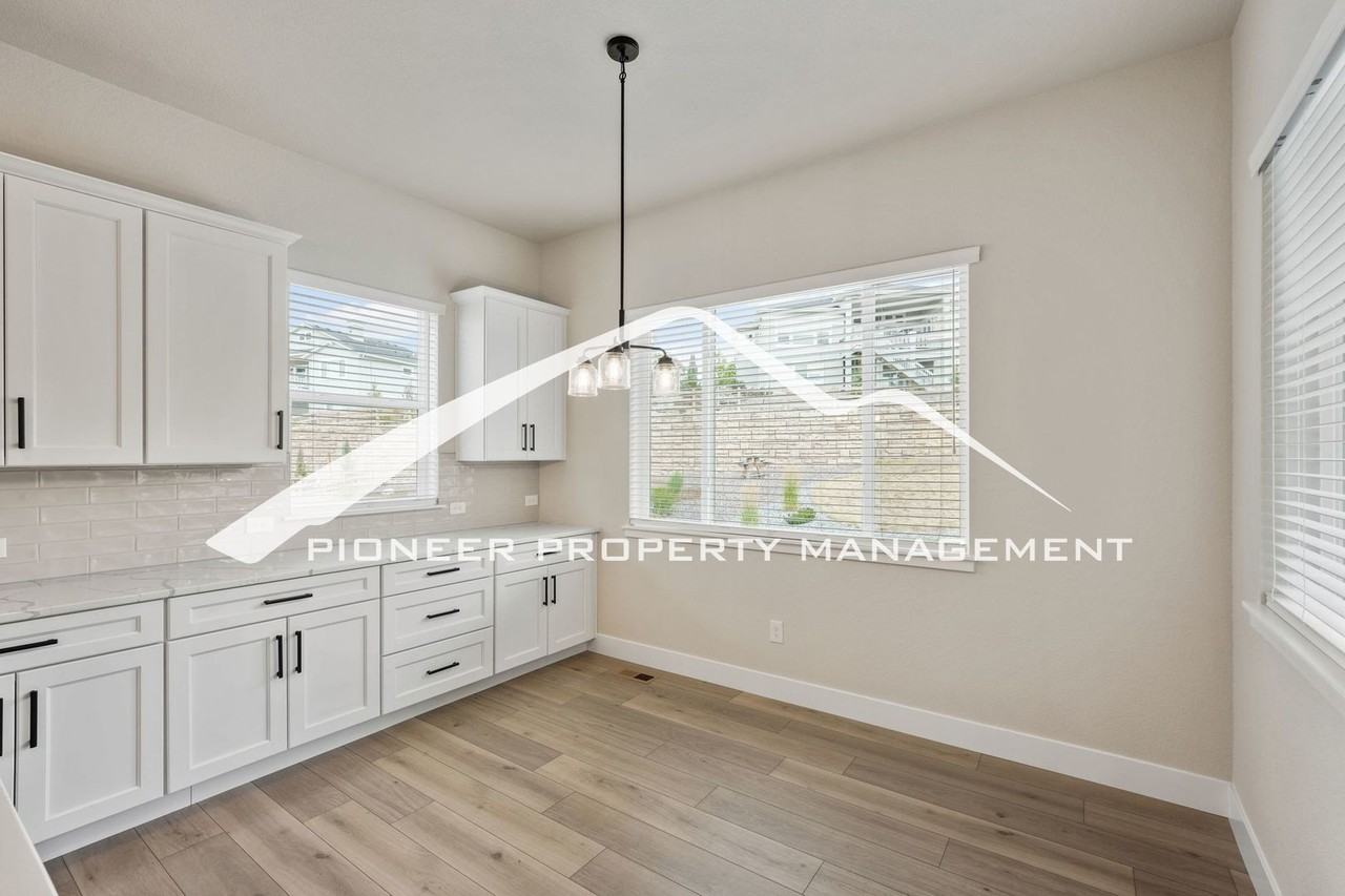 2398 Merlot Dr - Photo 7 of 30