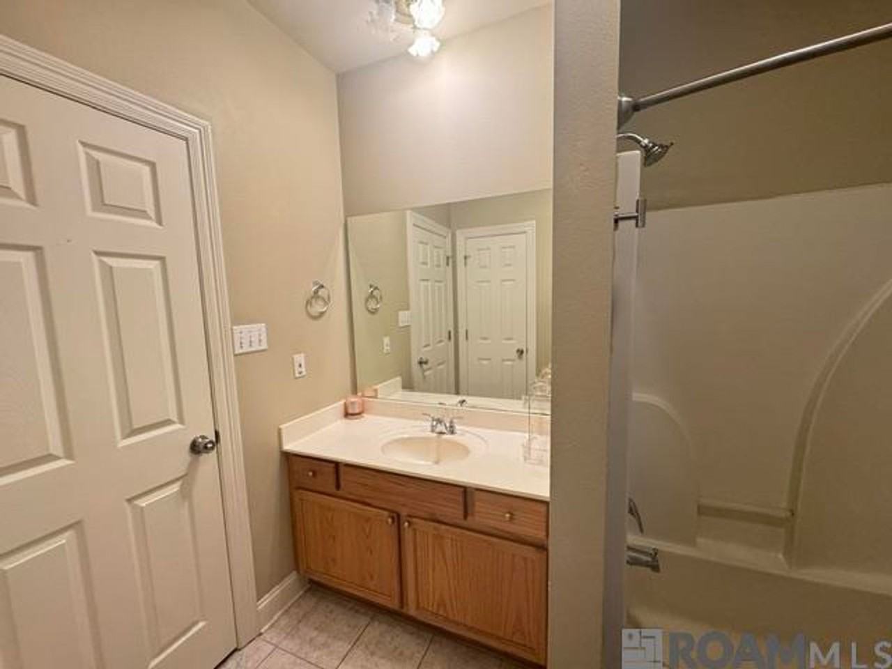 4625 Burbank Dr - Photo 3 of 15