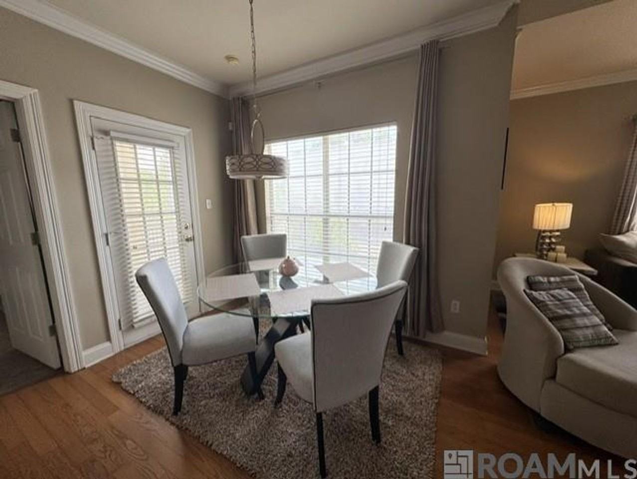 4625 Burbank Dr - Photo 4 of 15