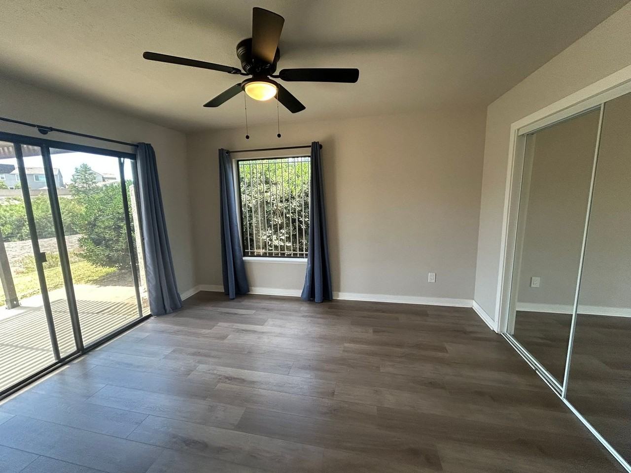 5402 Villas Dr - Photo 7 of 35