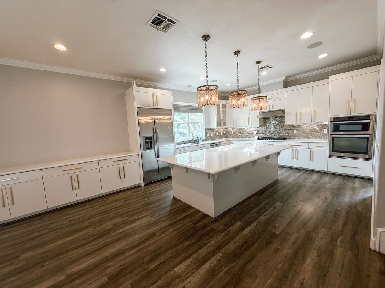1329 Bayberry View Ln - Photo 3 of 28