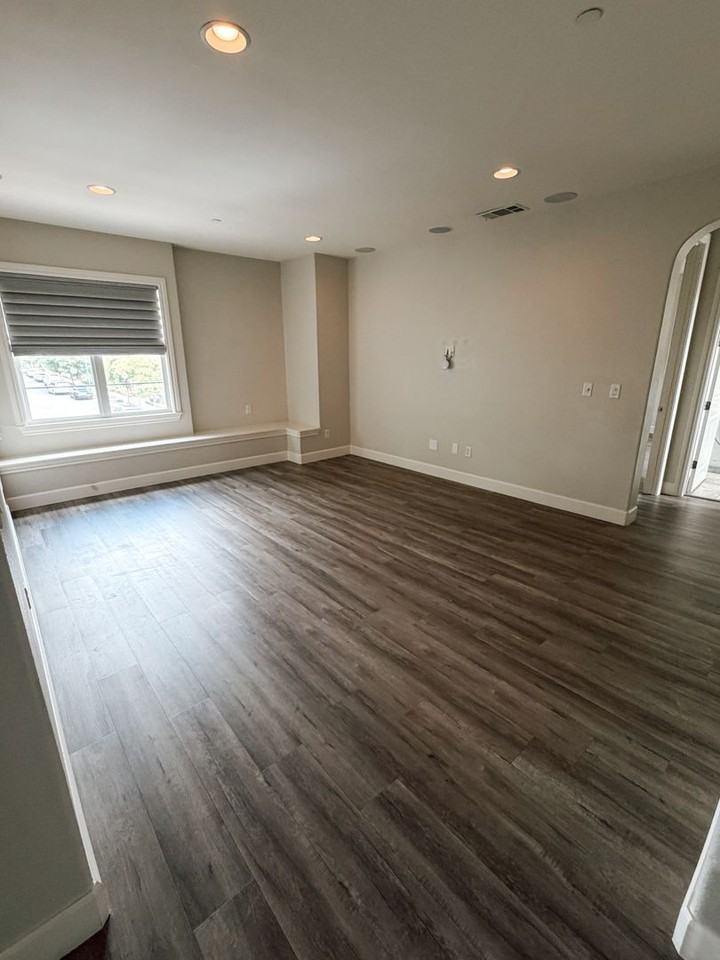 1329 Bayberry View Ln - Photo 5 of 28