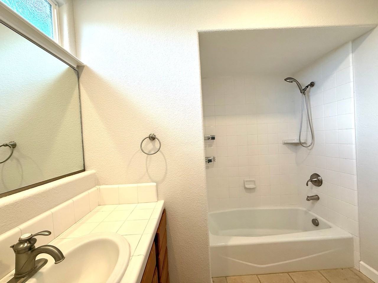 1576 Heritage Ln - Photo 5 of 13