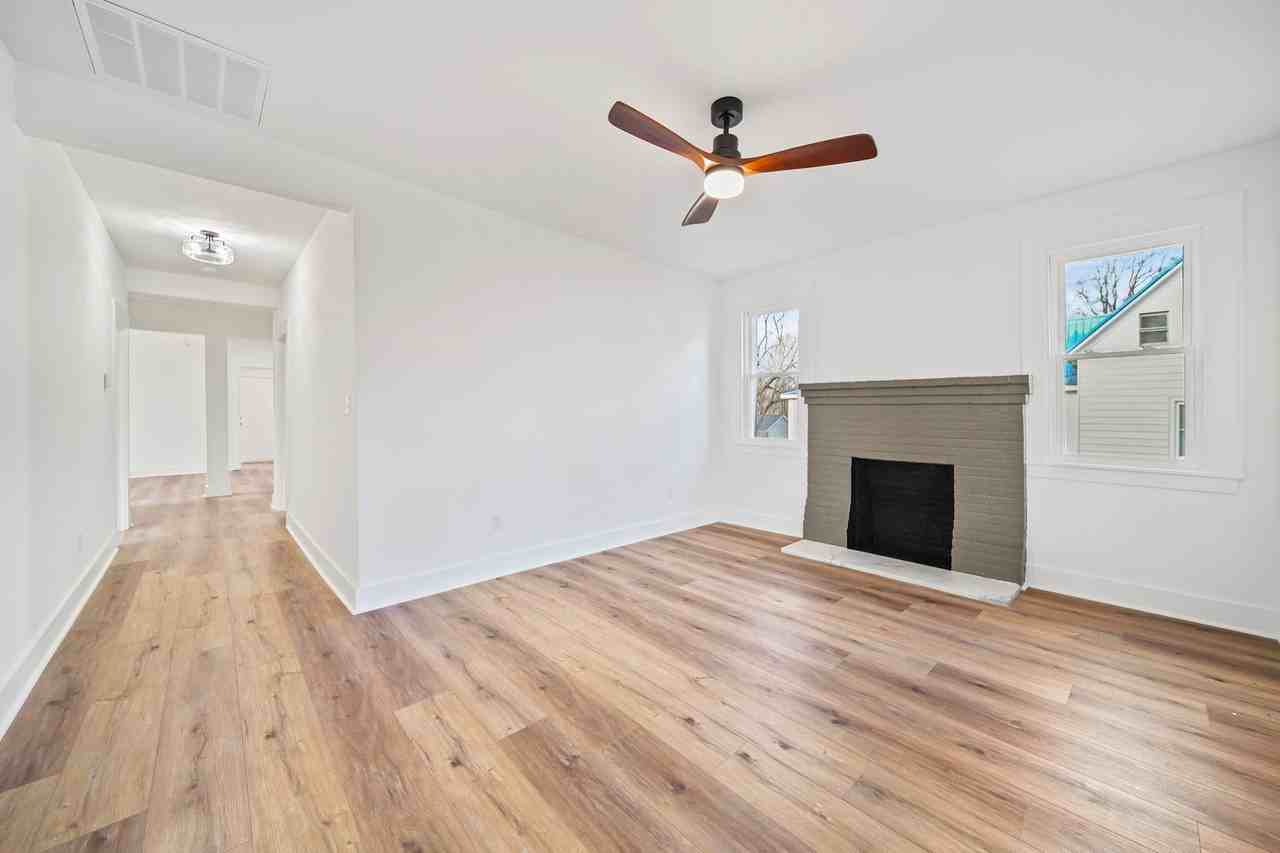 1703 Lowder St - Photo 7 of 34
