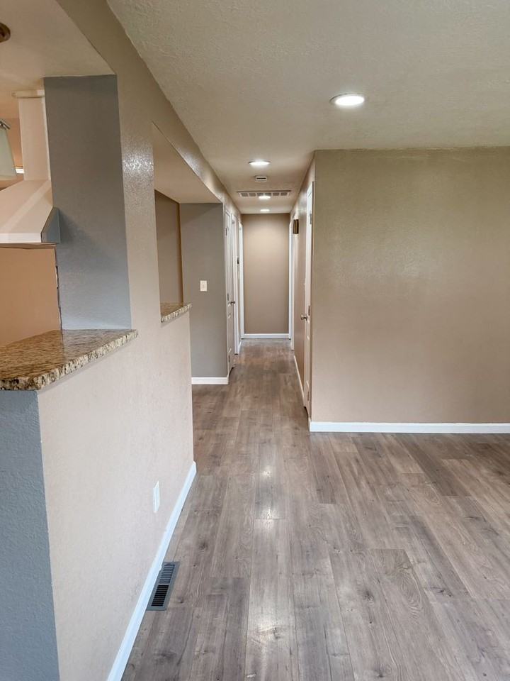 3850 Grenada Way - Photo 5 of 29