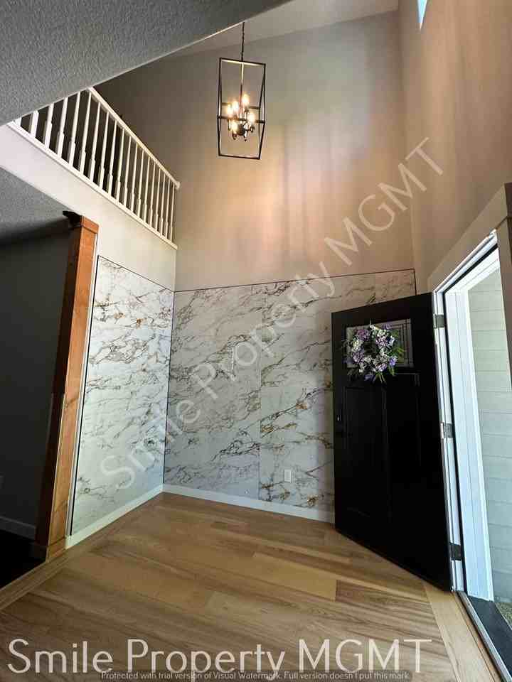 4524 Se Oakhurst St - Photo 3 of 36