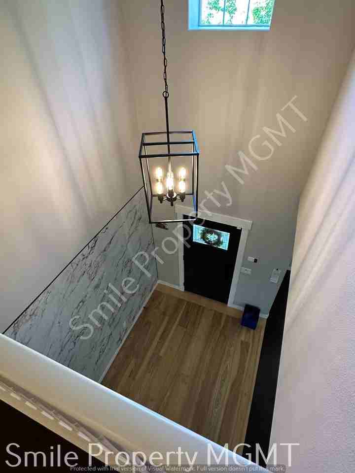 4524 Se Oakhurst St - Photo 4 of 36