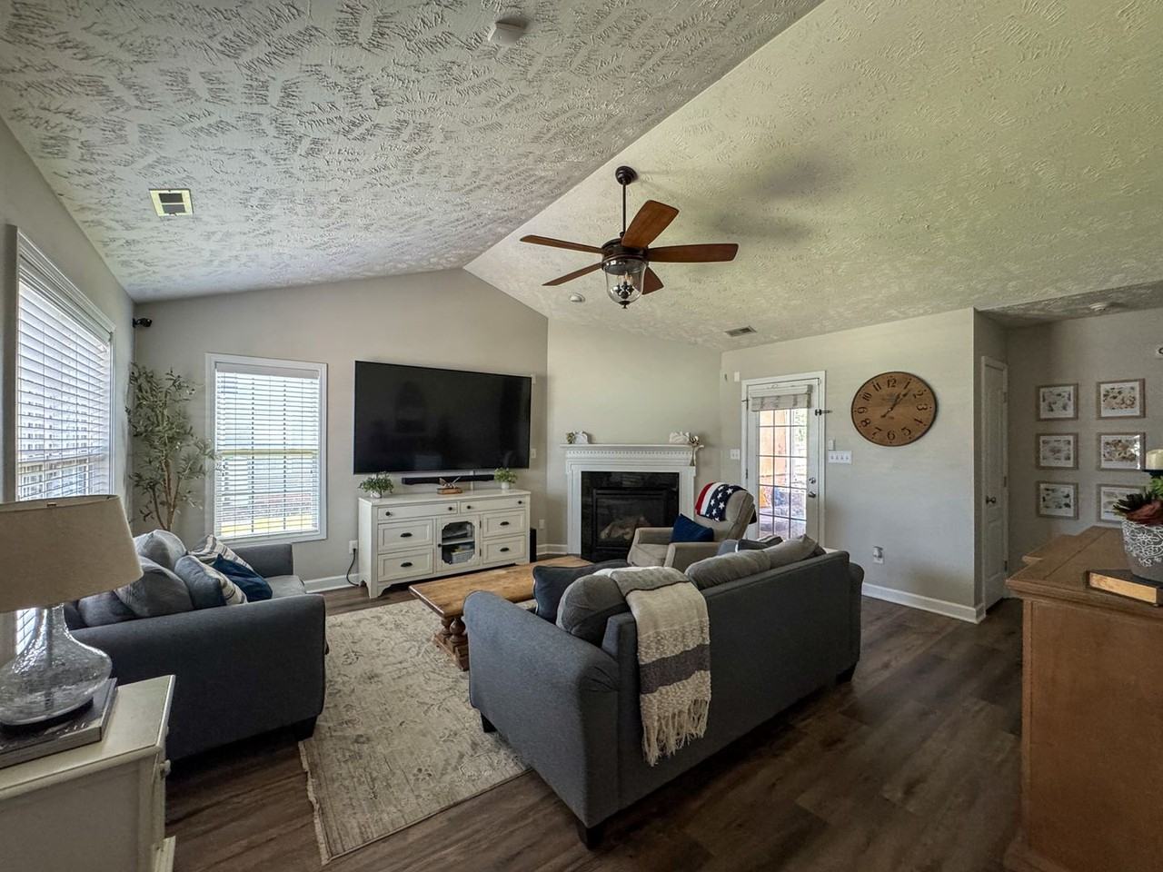 192 Ivy Stone Dr - Photo 2 of 39