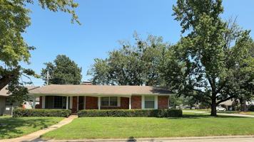 featured image of 5443 S Marion Ave