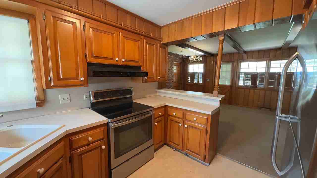 5443 S Marion Ave - Photo 7 of 23