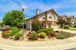 featured image of 131 Royalton Cir