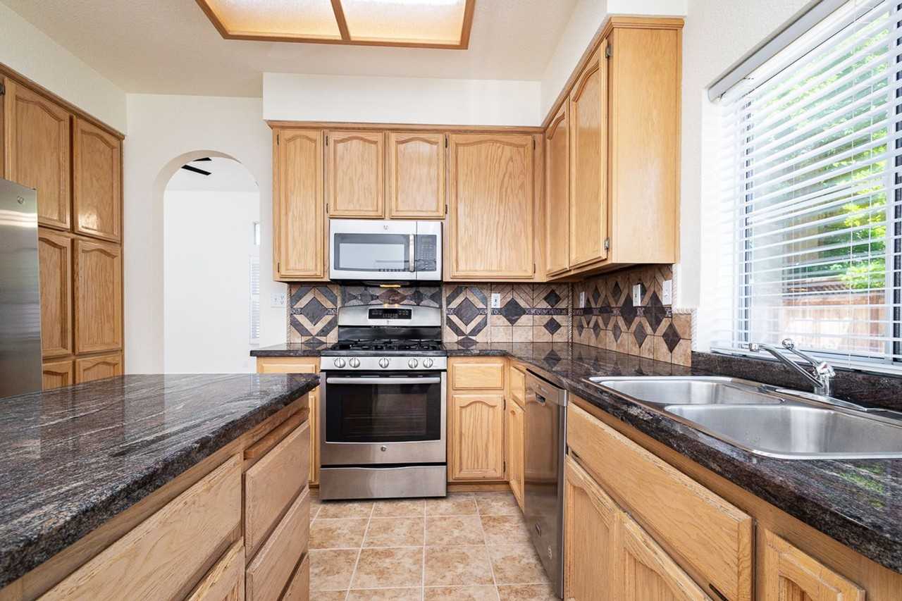 131 Royalton Cir - Photo 5 of 30