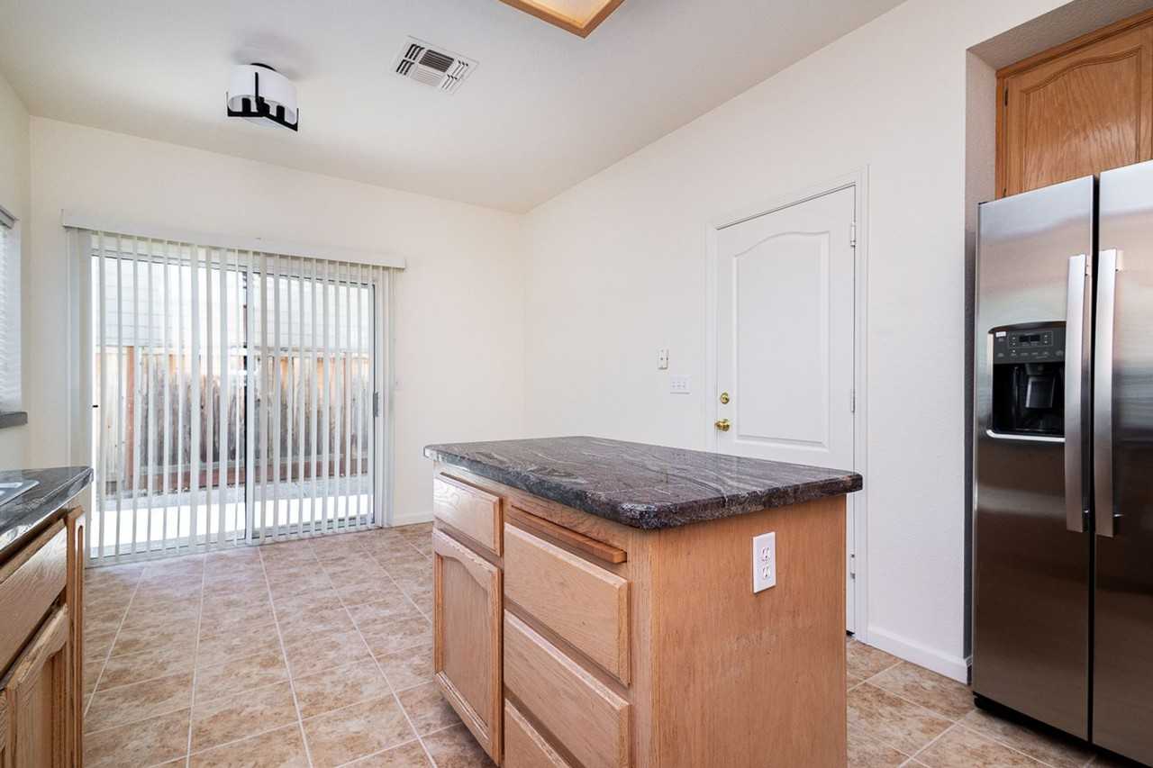 131 Royalton Cir - Photo 6 of 30