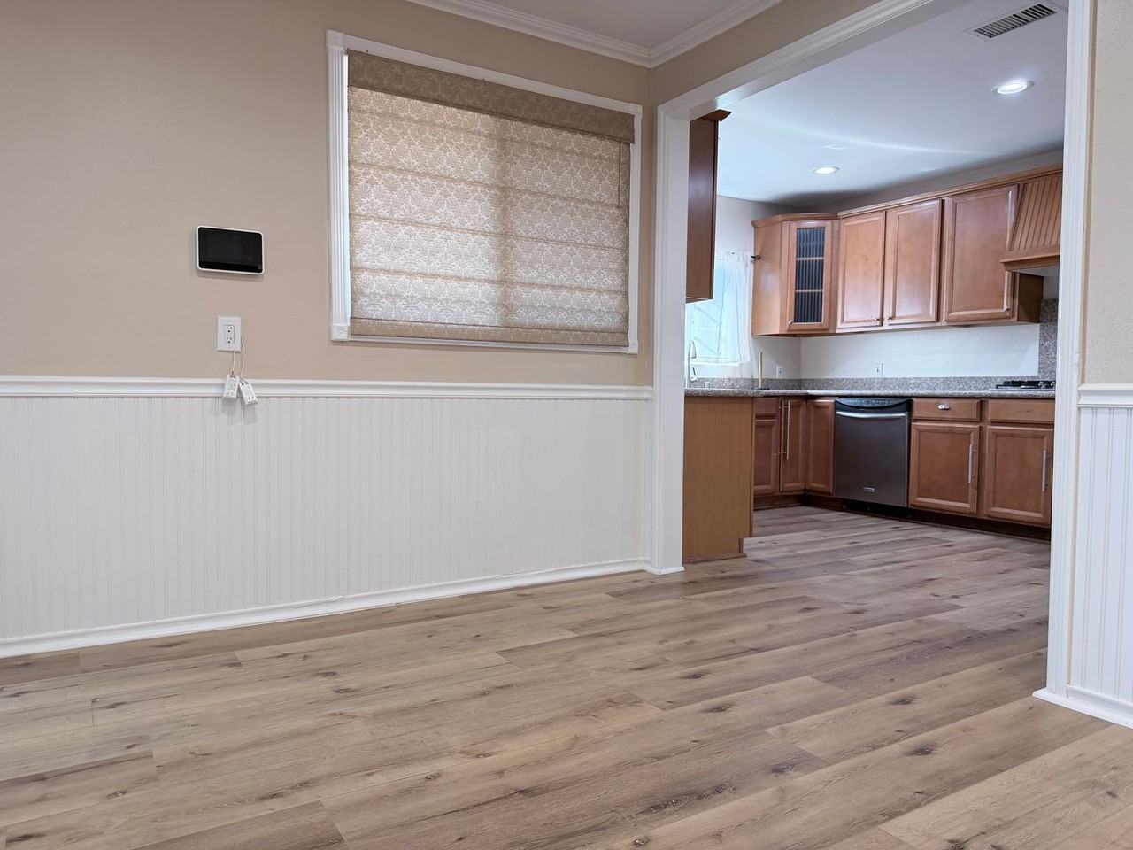 3082 Thurin Ave - Photo 7 of 25