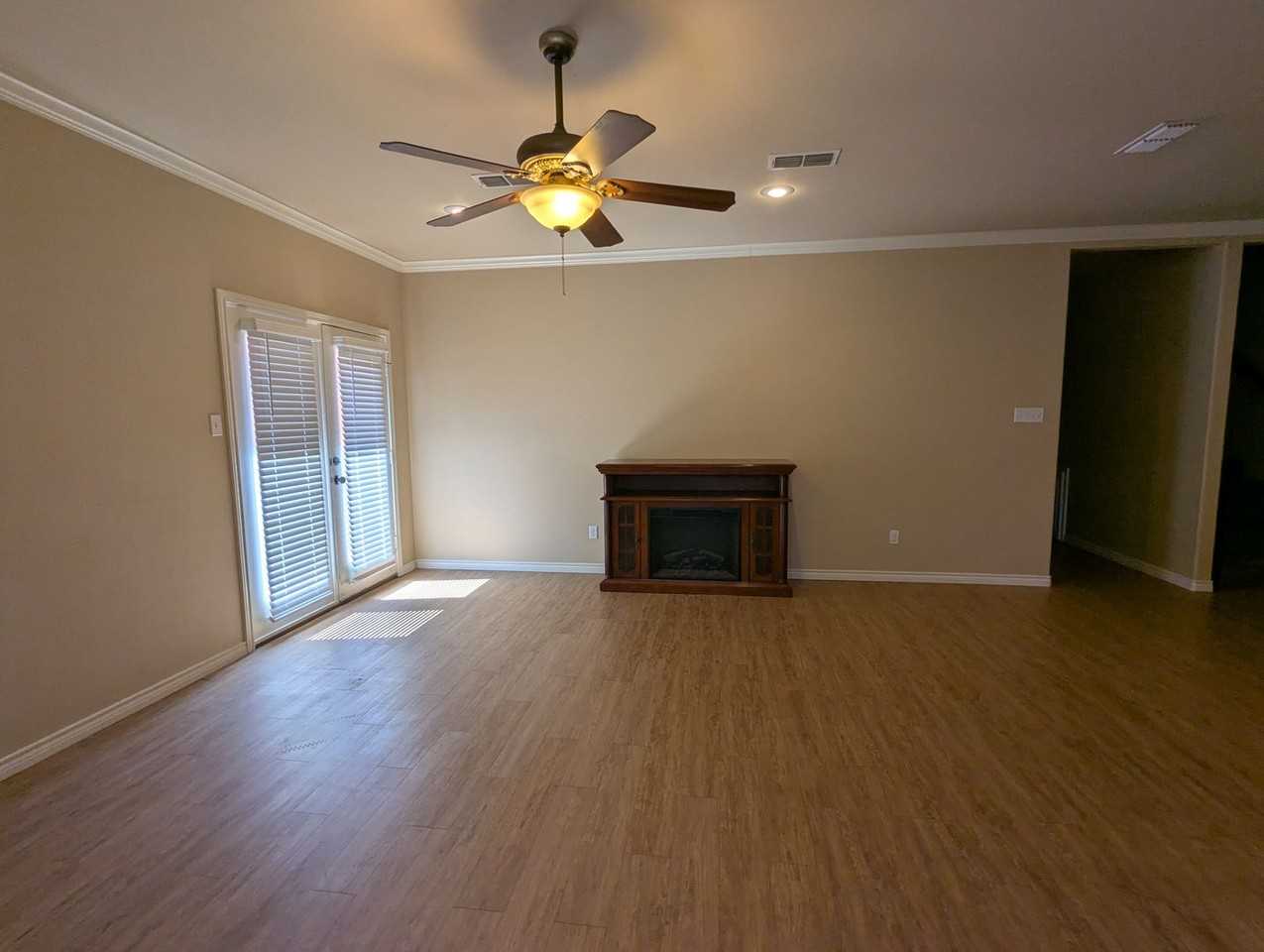 4412 105th St #2 - Photo 4 of 24