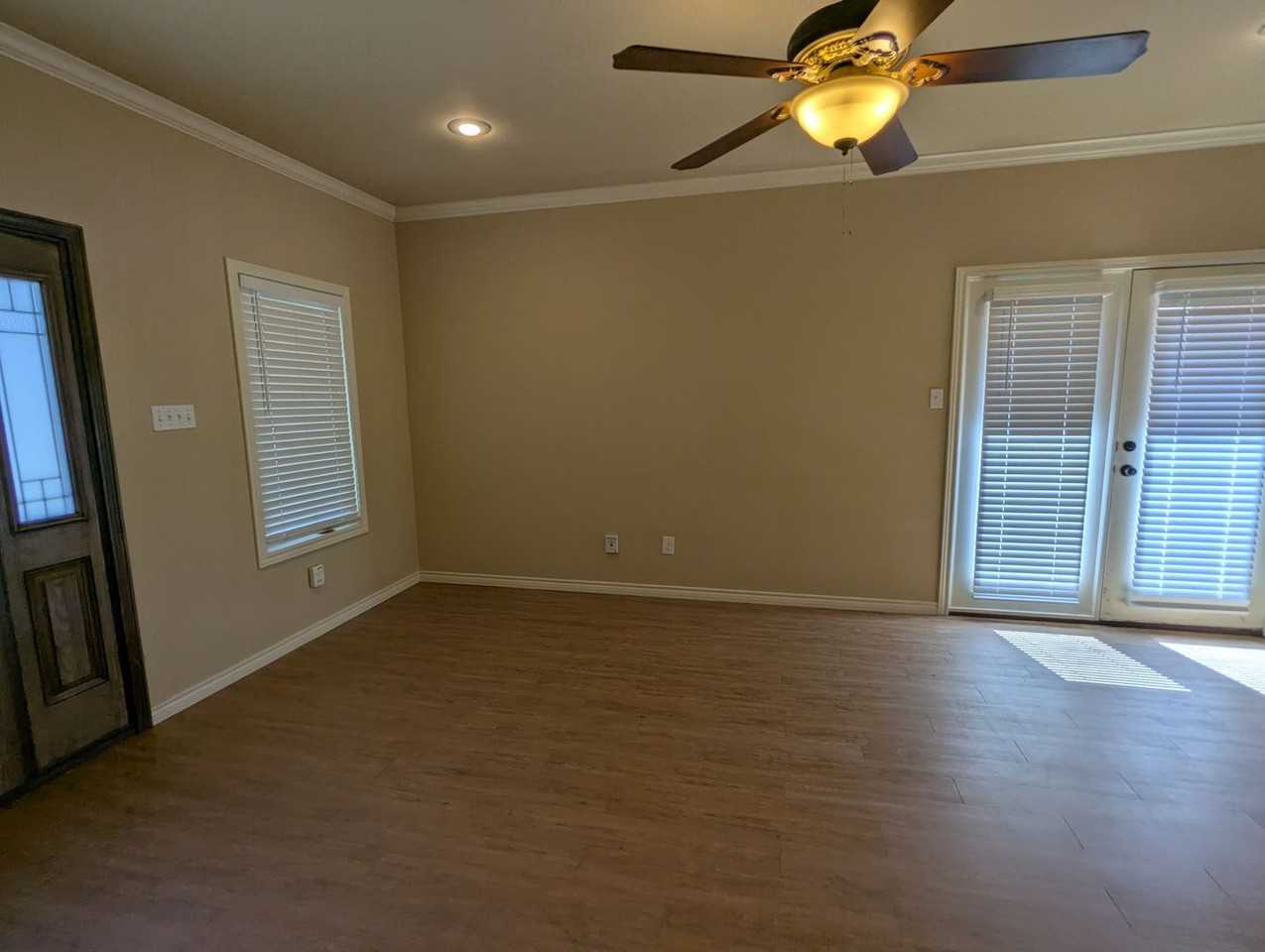 4412 105th St #2 - Photo 5 of 24