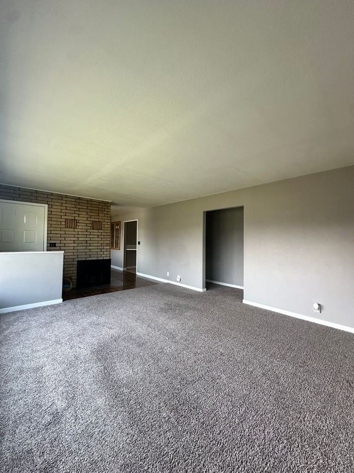 709 Schons Pl - Photo 4 of 25
