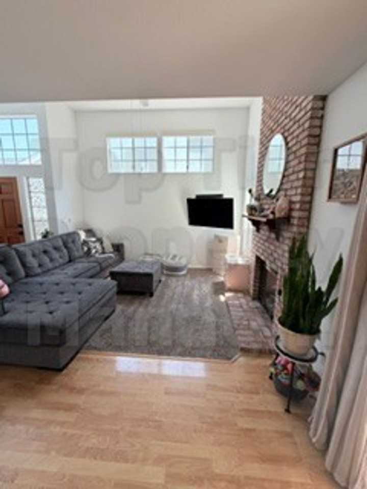 4271 Esperanza Way - Photo 4 of 36